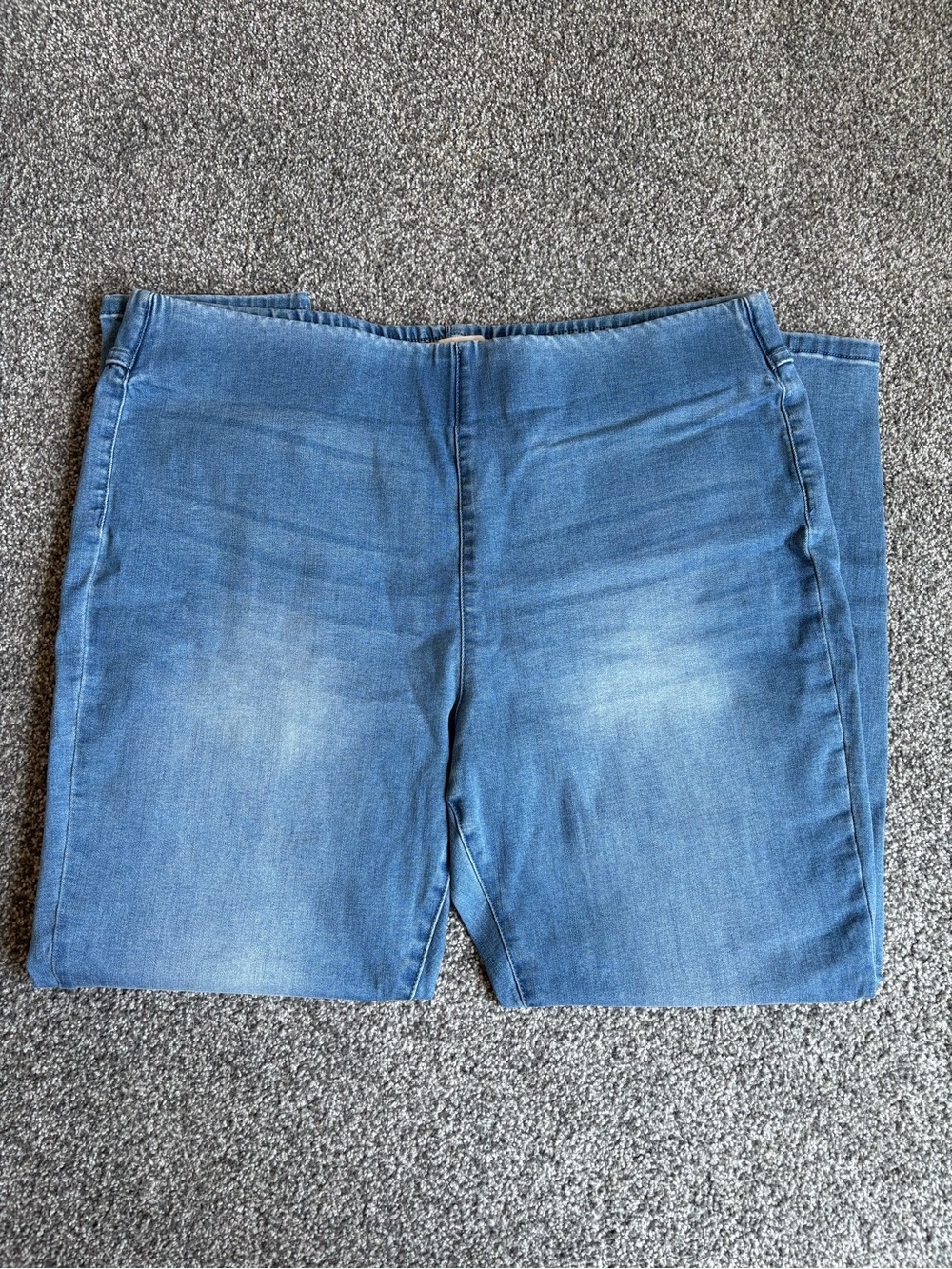 Soft Surroundings Light Wash Pull on Denim Jeans Whiskering Stretchy Size PXL - Picture 9 of 11